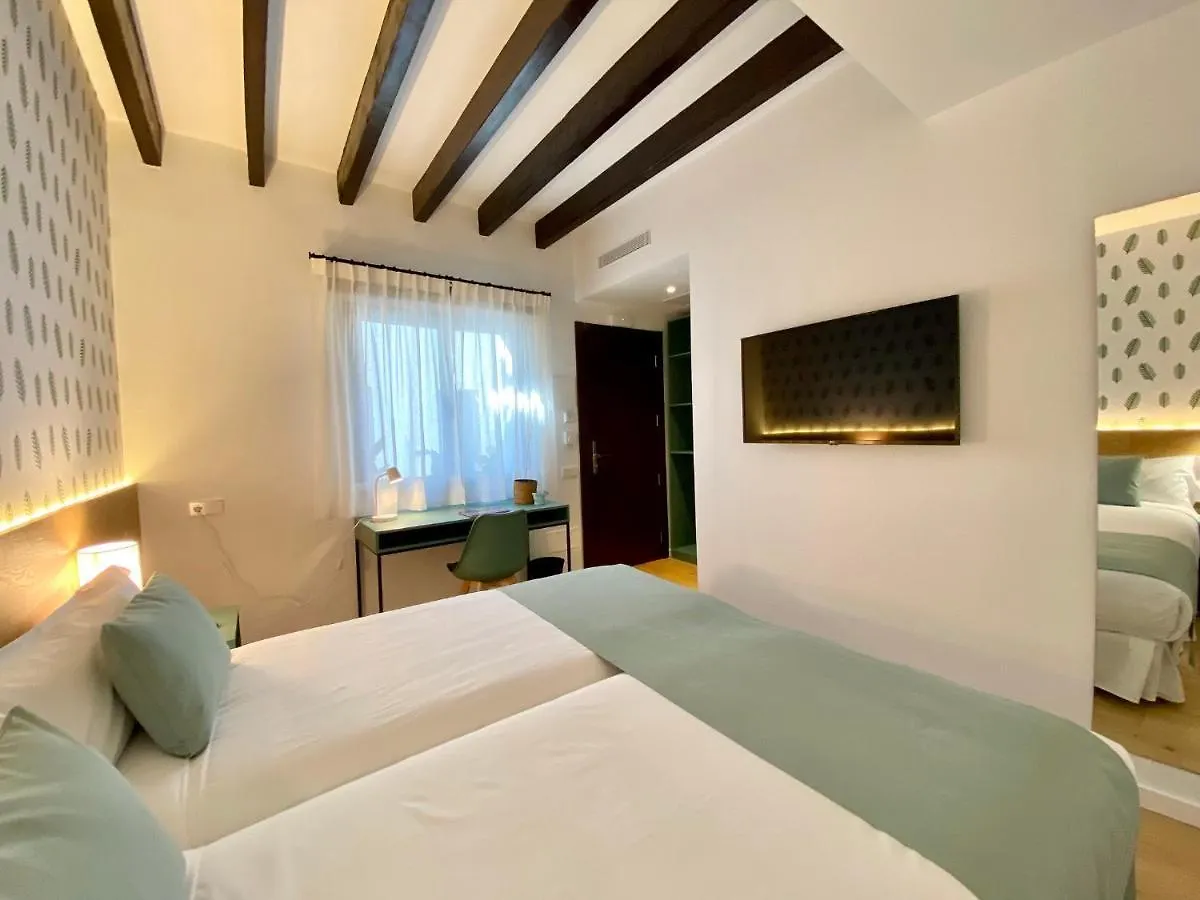 Alaro Natura Rural Suites 3*,
