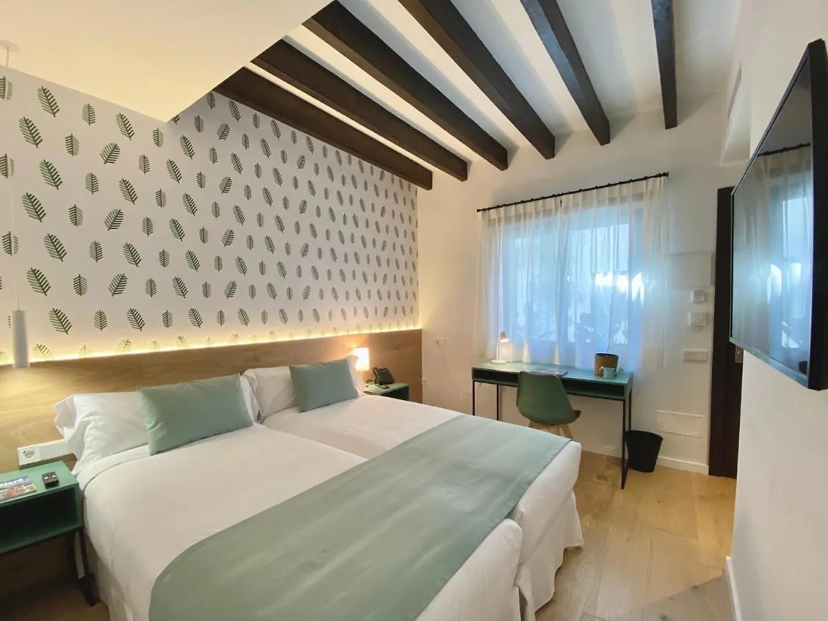 Alaro Natura Rural Suites Hotel